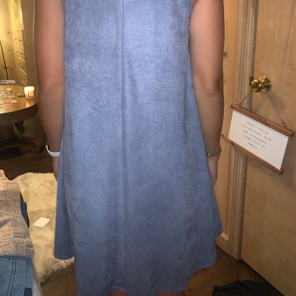 Dress - Picture 3 of 4